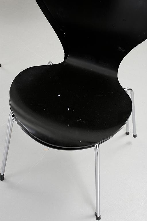 STOLAR, 5 st . "Sjuan", Arne Jacobsen, Fritz Hansen, sannolikt 1960-70-tal.