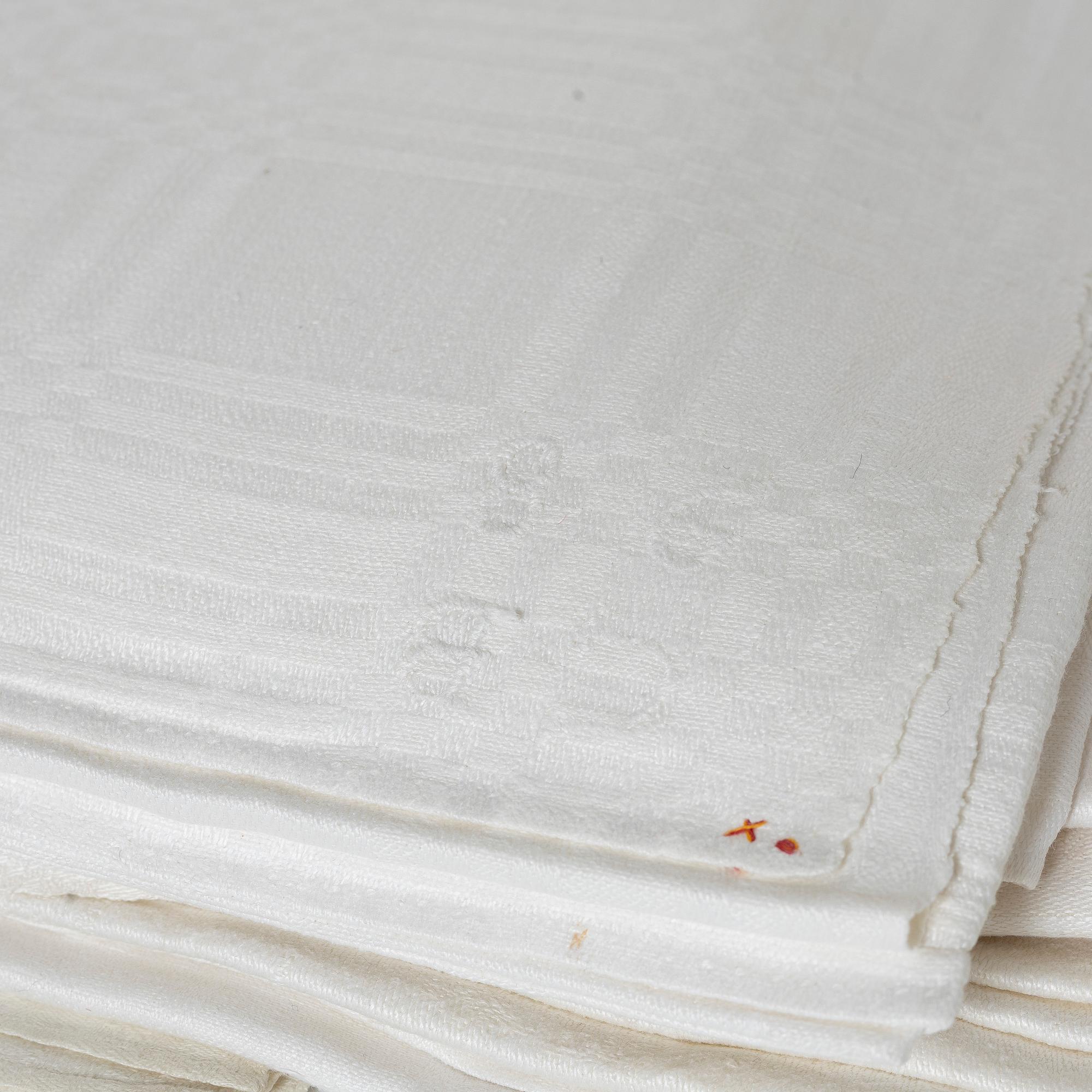 Napkins, 16 pcs, linen damask, circa 1800.
