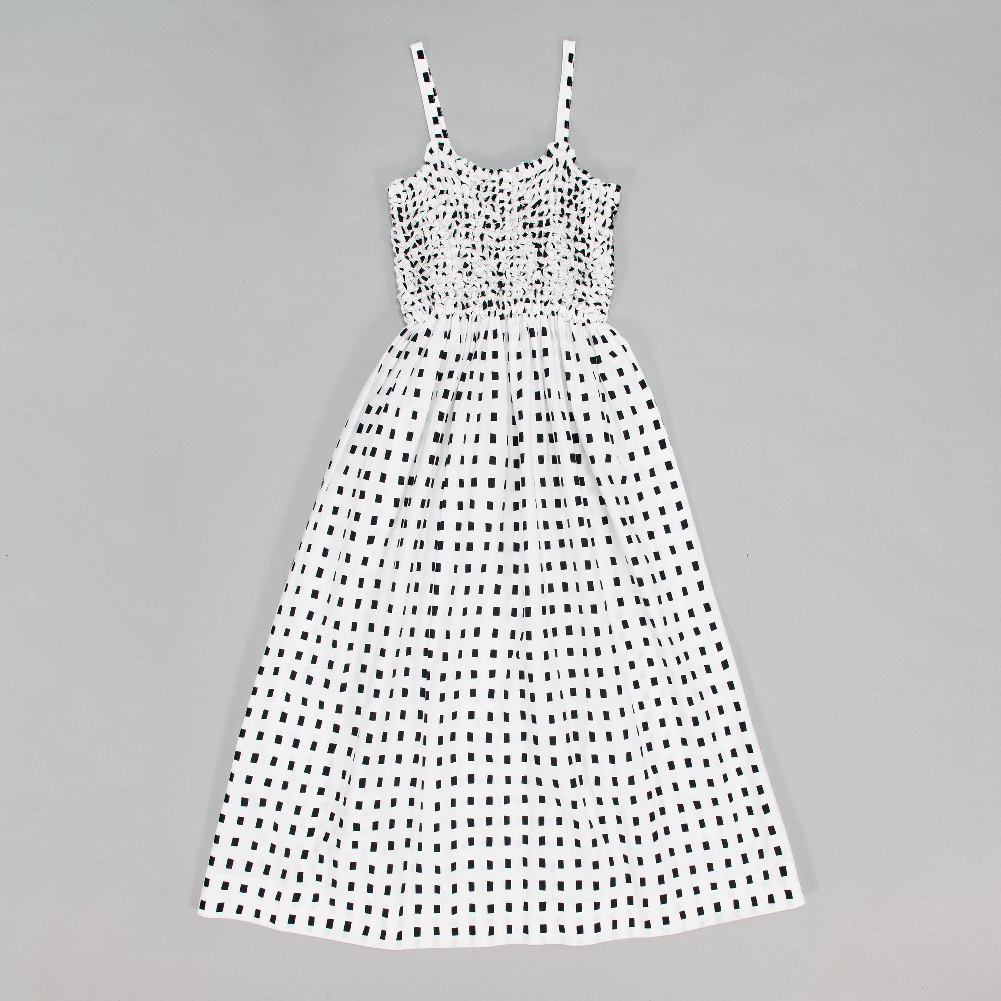 Marimekko, "Suhina" mekko, kuvio "Sokkoruutu", suunnitellut Pentti Rinta, 1976.