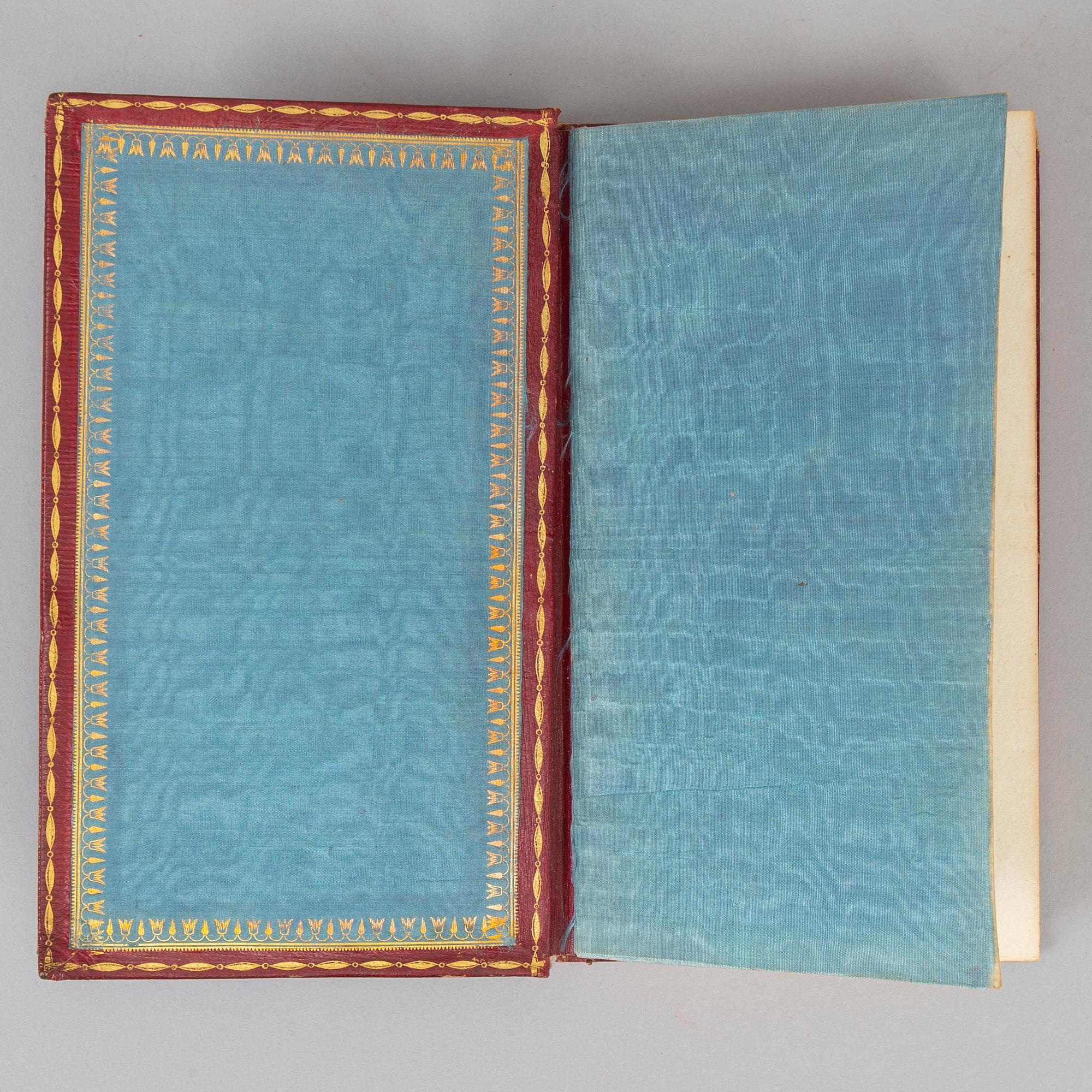 Attractive little bindnings.