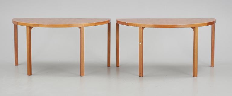 KONFERENSBORD, 4 delar, 1900-talets andra hälft, Gärsnäs, stämpelsignerade undertill.