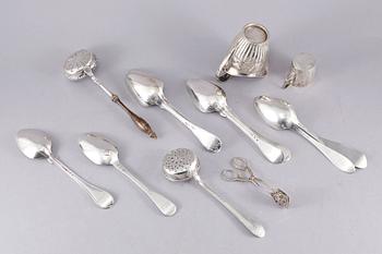 PARTI SILVER, 13 delar, 1700-1900-tal, mest Sverige, vikt ca 655 gram.