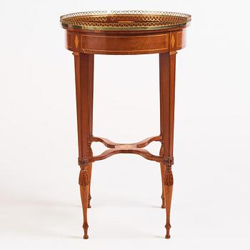 Bord, tillskrivet Lars Qvarnberg (mästare i Stockholm 1801-1813), Sengustavianskt.
