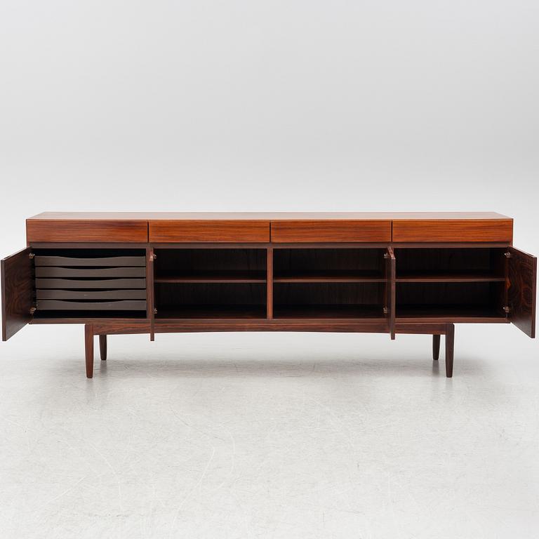 Ib Kofod-Larsen, sideboard, modell "FA-66", Faarup Møbelfabrik, Danmark, 1950/60-tal.
