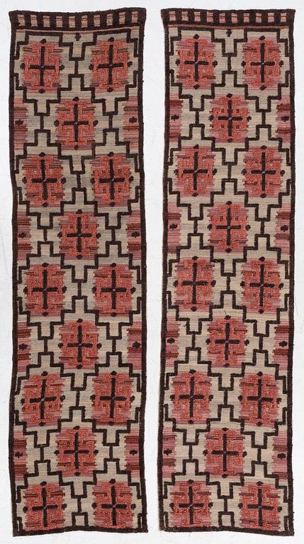 Elsa Gullberg, Attributed, a pair of draperies/curtains, flat weave with knotted relief decoration, c.263 x 67 cm.