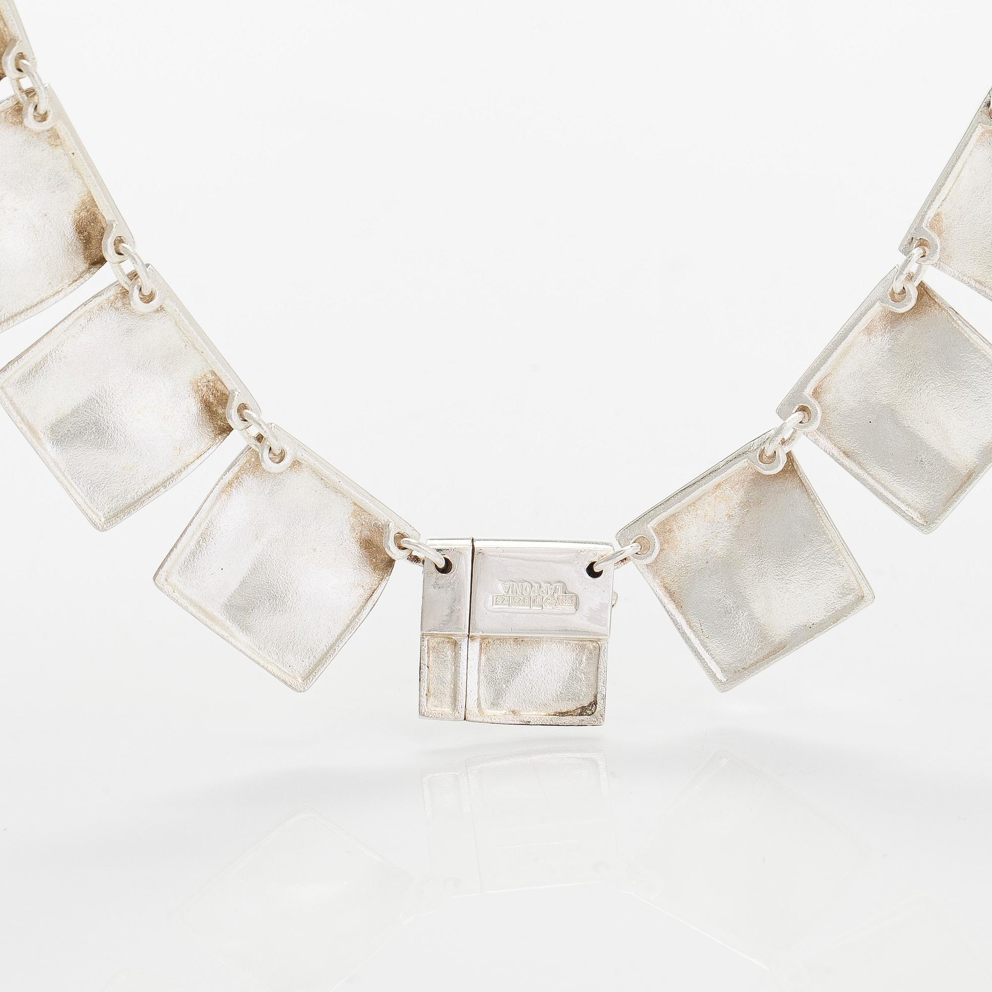 Björn Weckström, Collier, "Galaktiska toppar", sterlingsilver. Lapponia 2001.