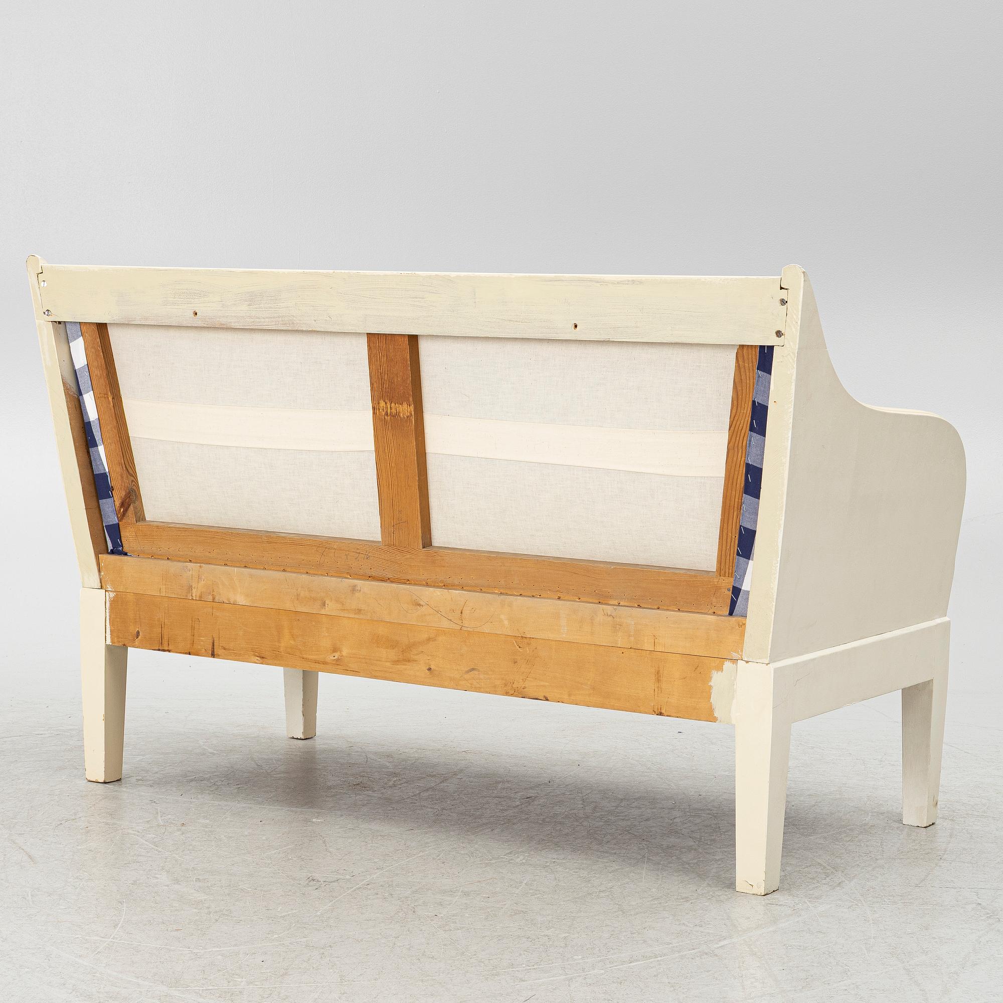 Soffa, gustaviansk stil, 1900-talets första hälft.