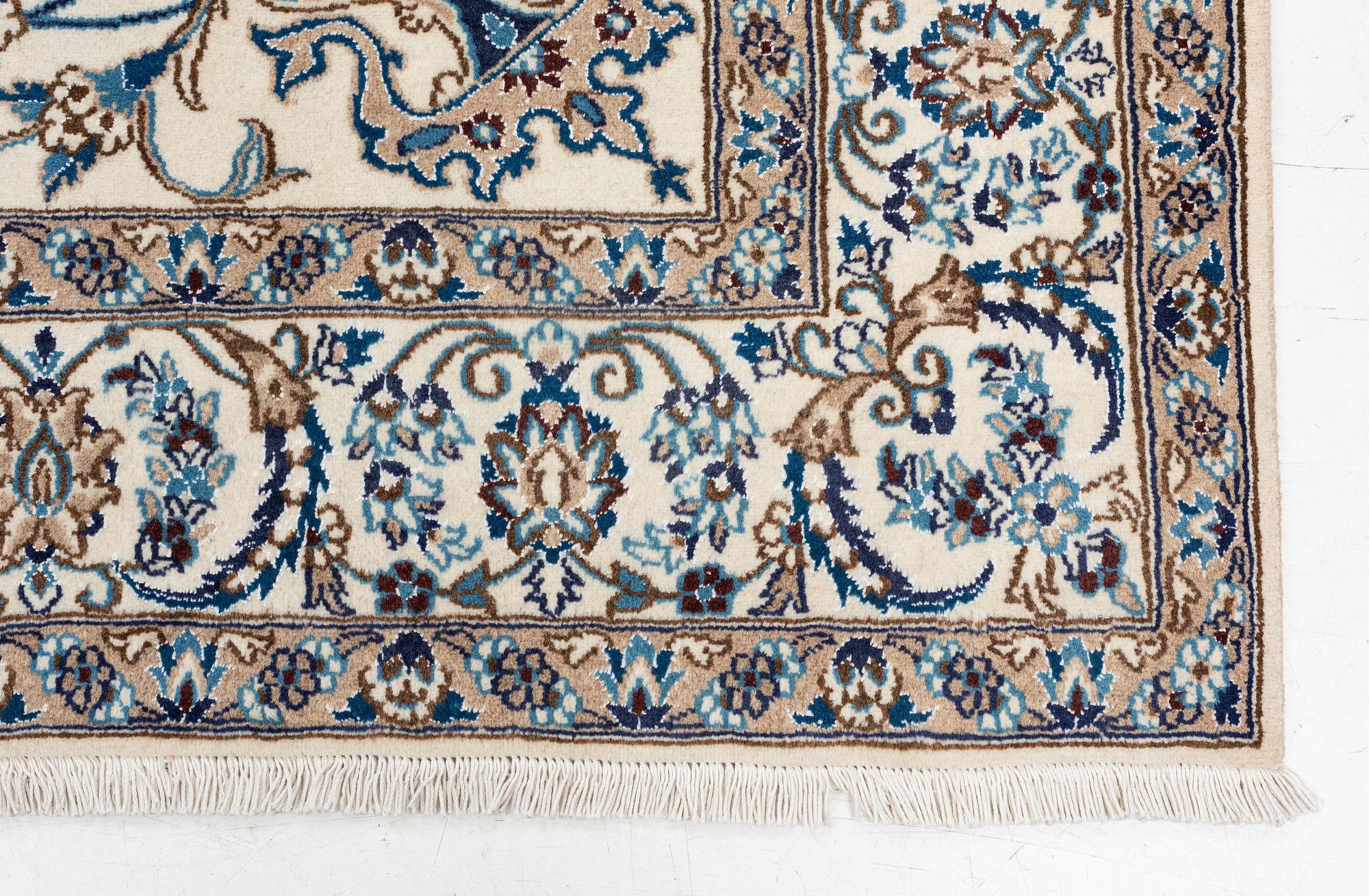 Matta, Nain, ca 293 x 197 cm.