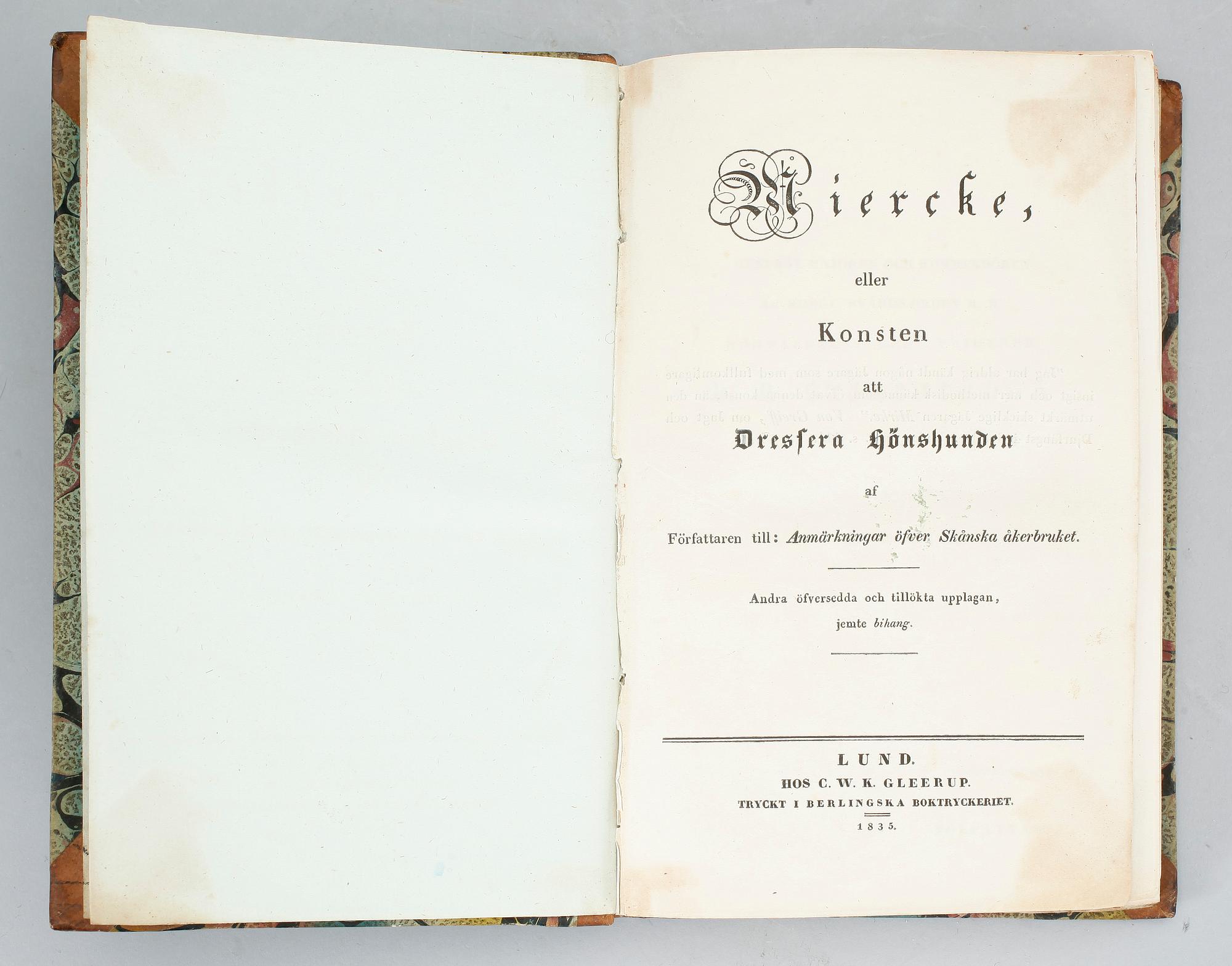 JOHAN RABBÉN, "Miercke eller konsten att dresera hönshunden", Lund 1835.