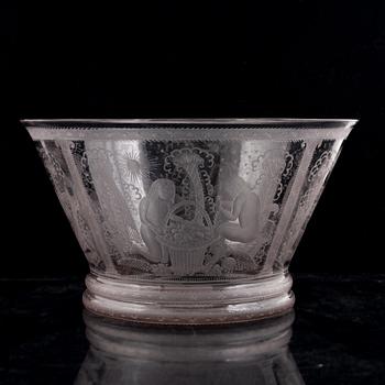 Edward Hald, an engraved glass bowl, Orrefors, 1920, model 147, provenance Edward Hald.