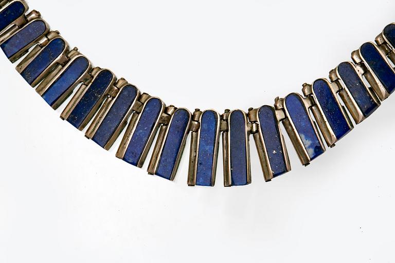 Lapis lazuli and sodalite jewellery, 1 ring and 2 necklaces, silver and White metal.