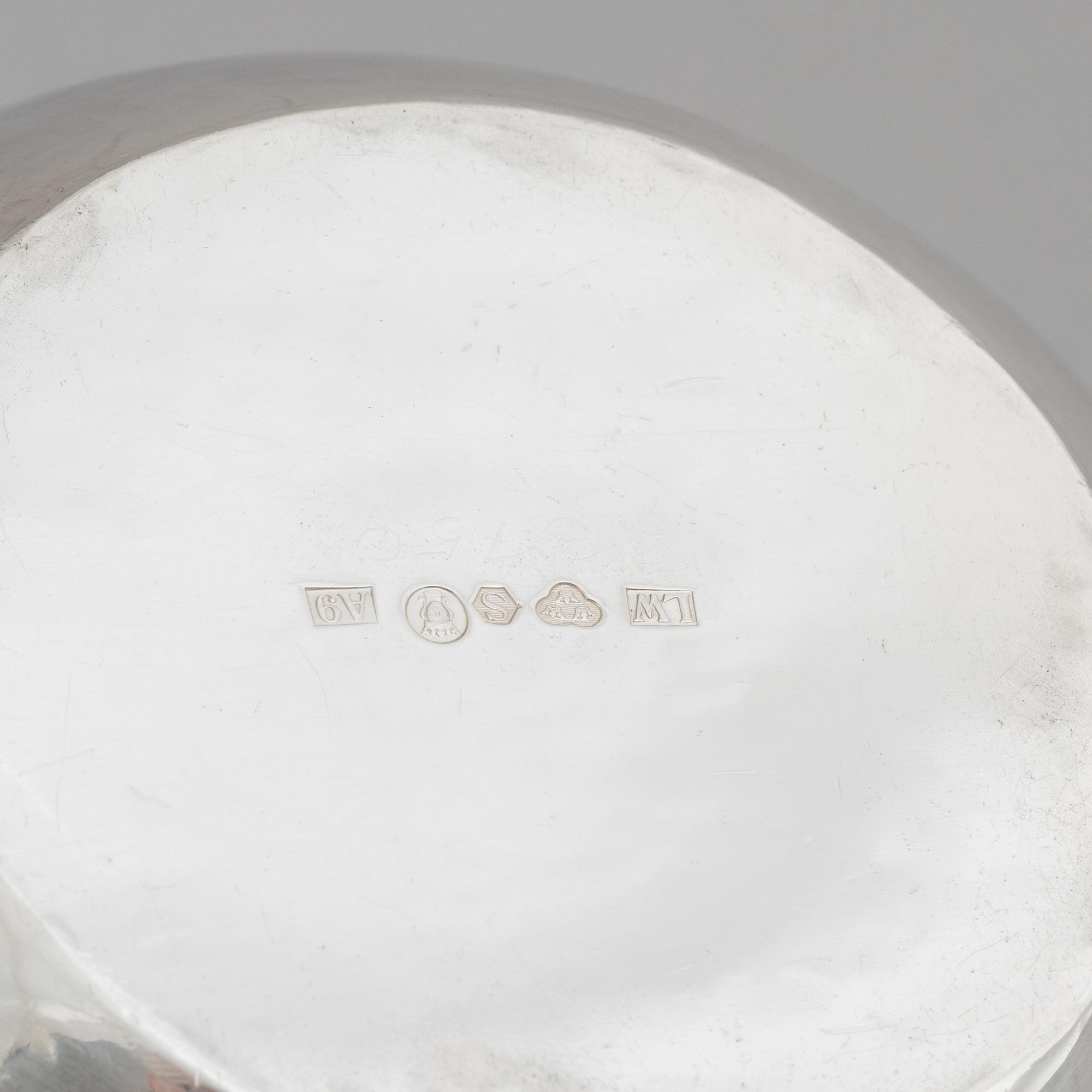 Kanna, silver, Wallens Guld- och Silversmide, Stockholm 1951.