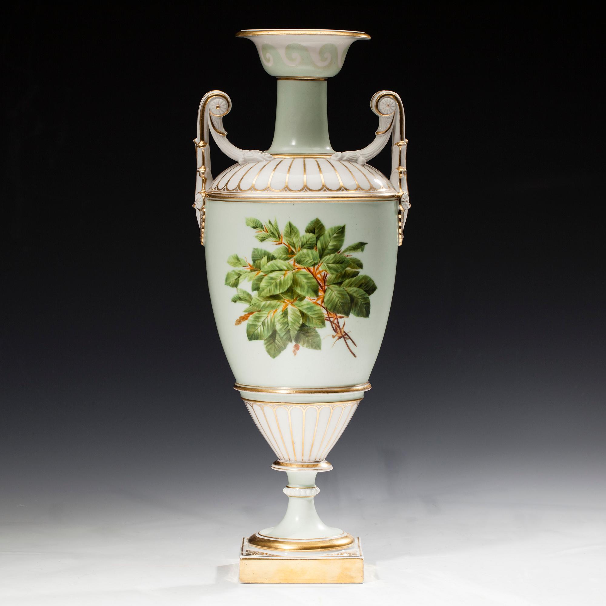 DEKORATIONSURNA, porslin, Danmark, Royal Copenhagen ca 1900.