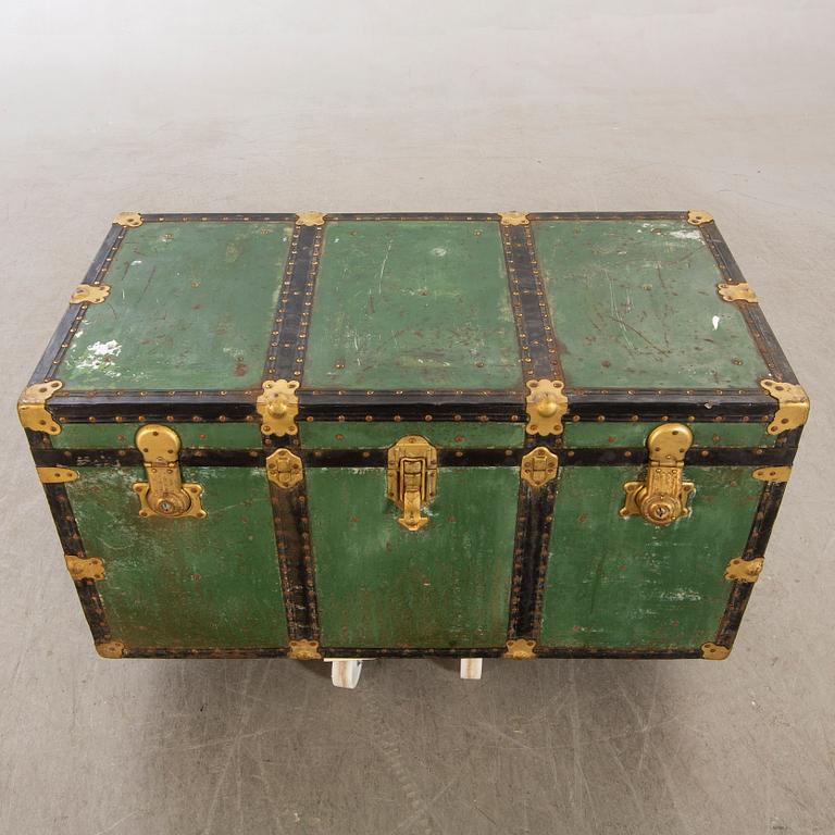 An Italien Brevettato trunk first half of the 20th century.
