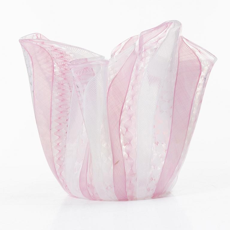 Paolo Venini & Fulvio Bianconi, a 'Fazzoletto' vase, Murano, Italien.
