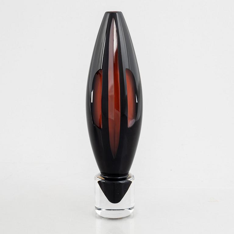 Matz Borgström, a 'Miles I' glass vase, Orrefors Gallery 1988.