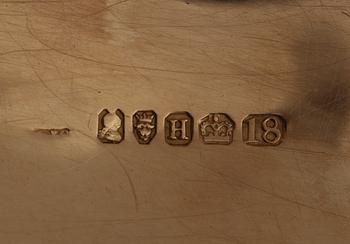An English 19th century gold snuff-box, marked London 1803.