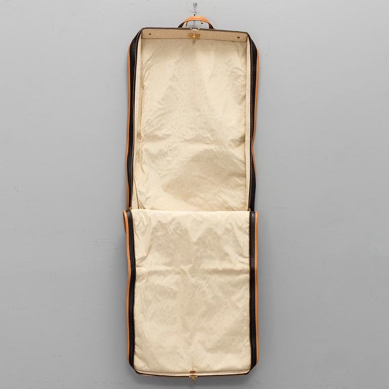 Hermès  Evergrain Garment Bag.