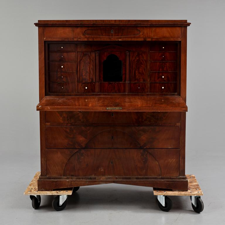 CHIFFONJE, senempire, 1800-talets mitt.