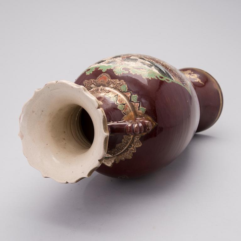 An early 20th century Japanese "Satsuma" floor vase.