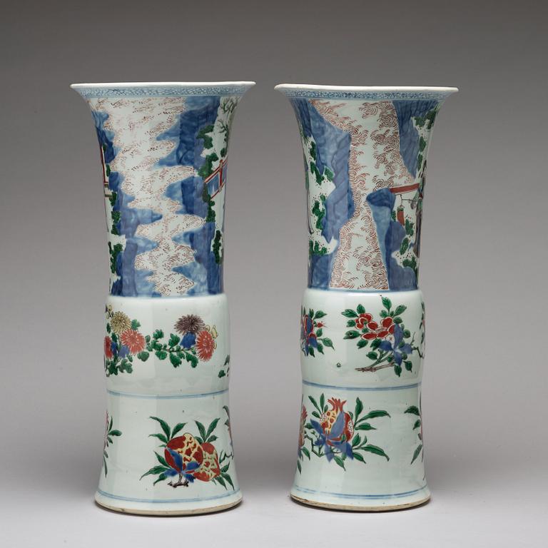 A matched pair of Gu-shaped wucai vases, Transition, 17th Century.