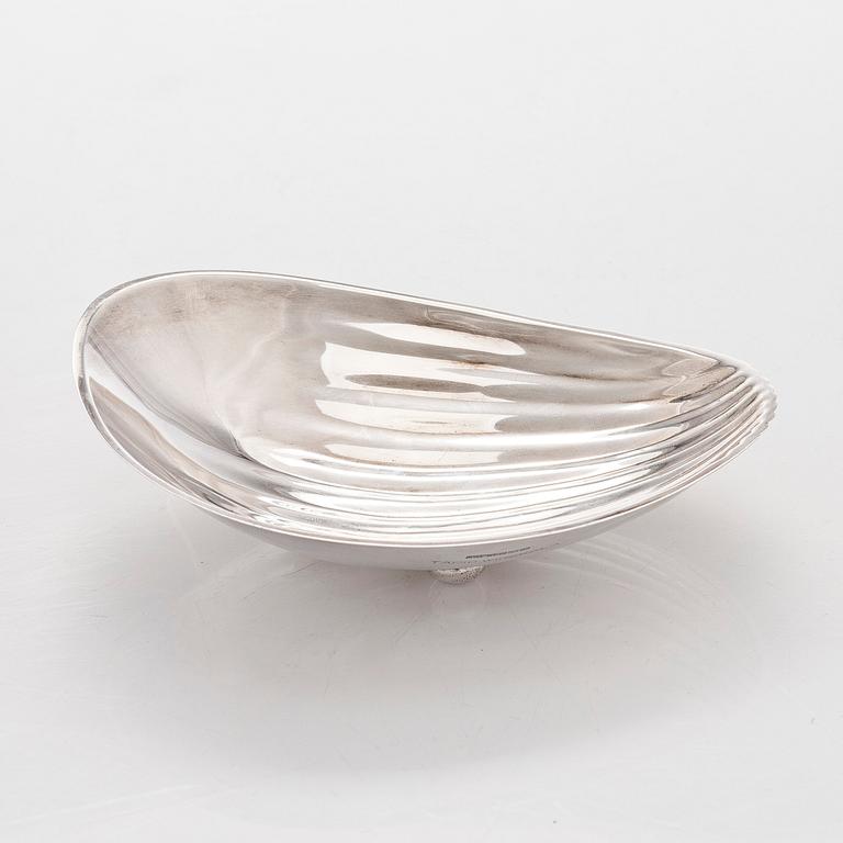 Tapio Wirkkala,  kulho, hopeaa, Hopeatehdas Oy, Helsinki 1960.