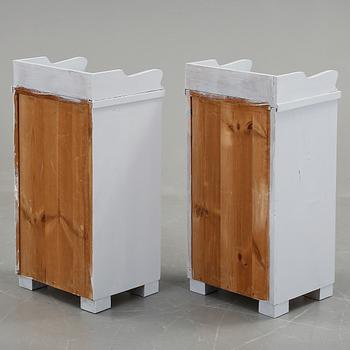 SÄNGBORD, ett par, modern tillverkning.
