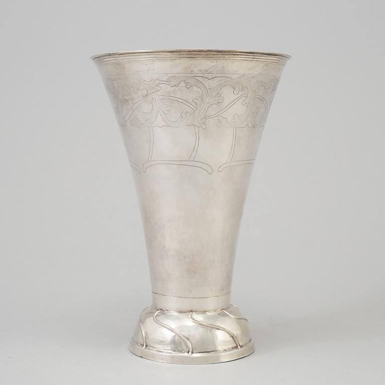 a silver vase by Christoffer Nordin Hudiksvall 1829.