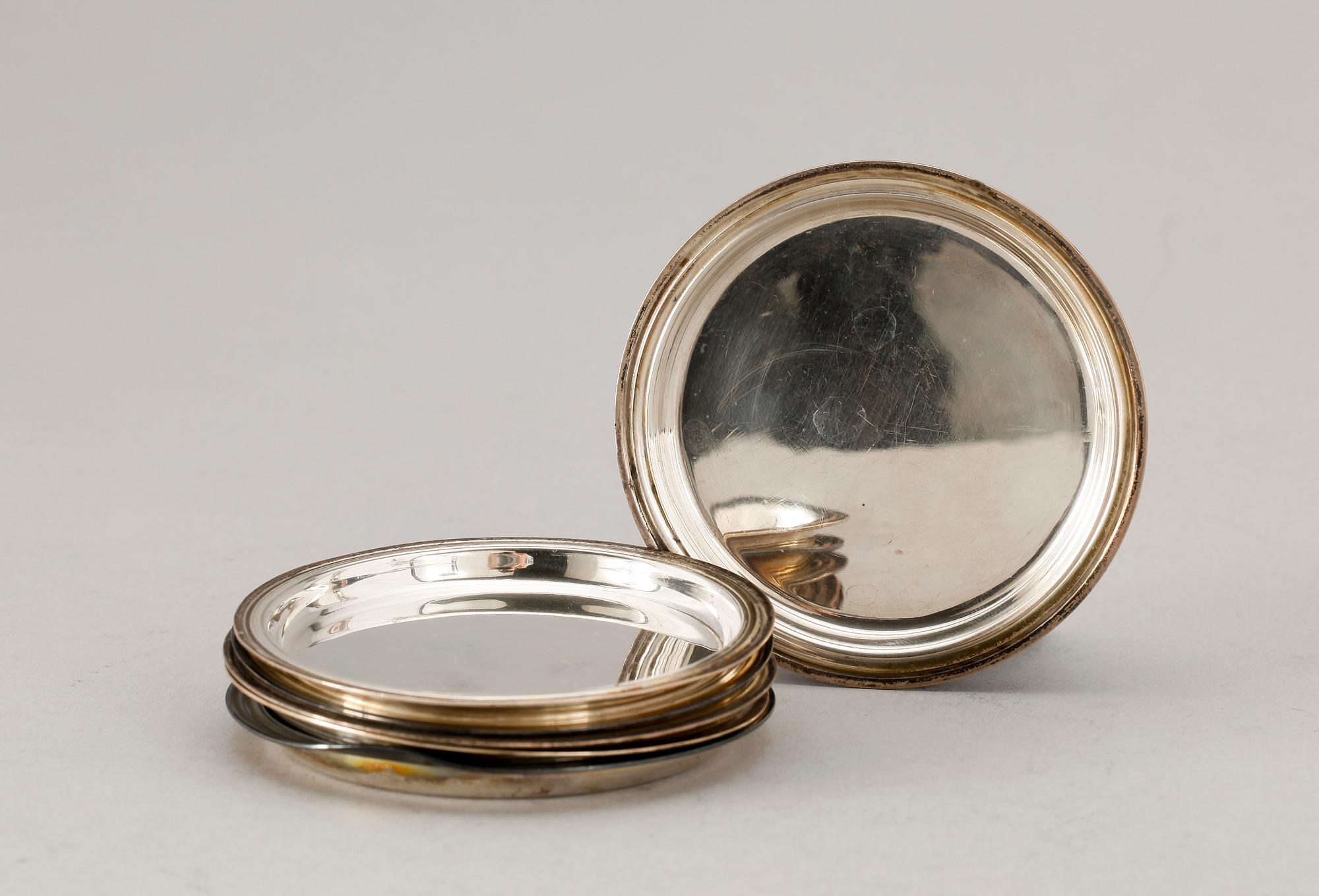SKÅL samt COASTERS, 6 st, sterlingsilver, Hugo Strömdahl, Stockholm, 1951-62. Ca 495 gr.