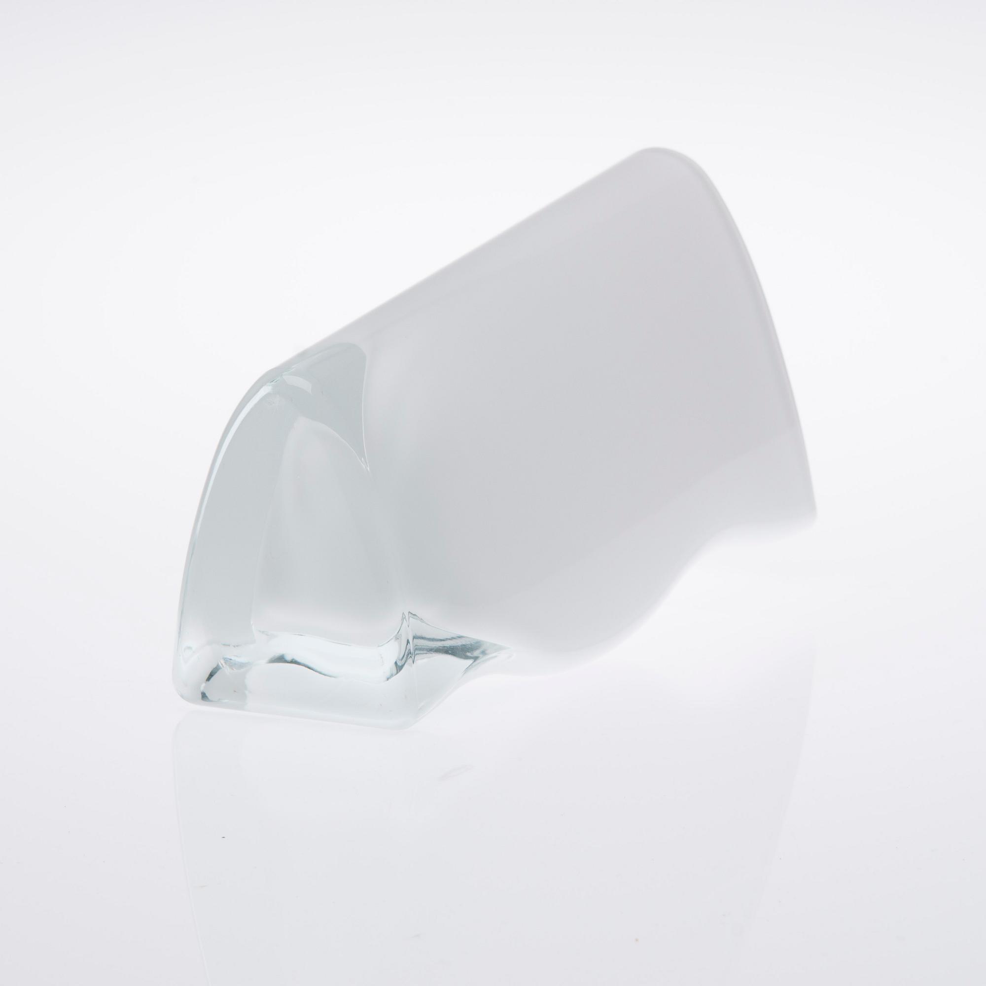 VAS, glas, tvådelad, signerad Tiina Nordström, 1992 Iittala och numrerad 285/500.