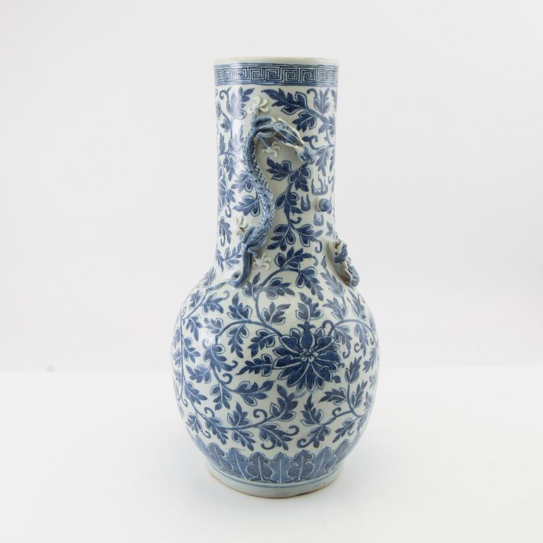 Vase, China, early 20th century, porcelain.