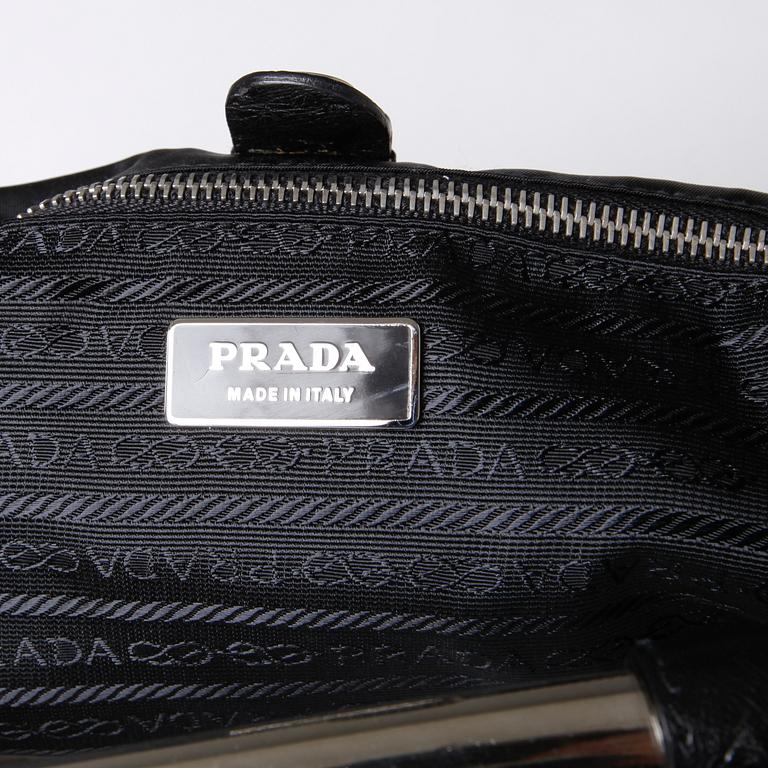VÄSKA, Prada.