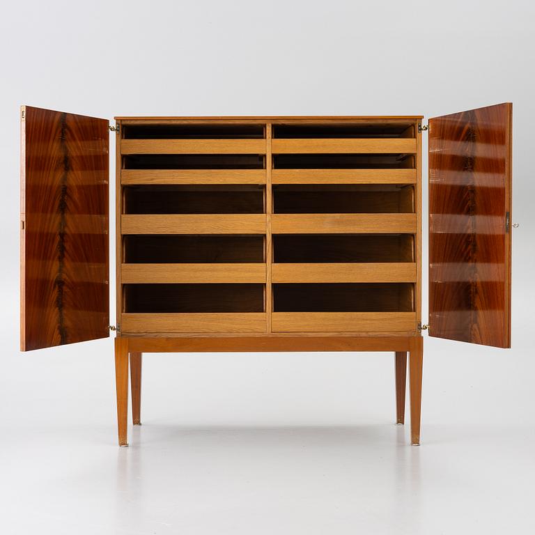 Josef Frank, Cabinet, “Skjortskåpet”, model 792, Firma Svenskt Tenn, second half of the 20th century.