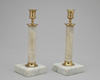 LJUSSTAKAR, ett par, sengustavianska, sekelskiftet 1700/1800.