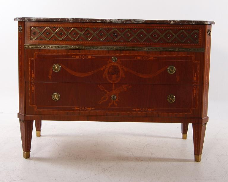 BYRÅ. Gustaviansk stil.