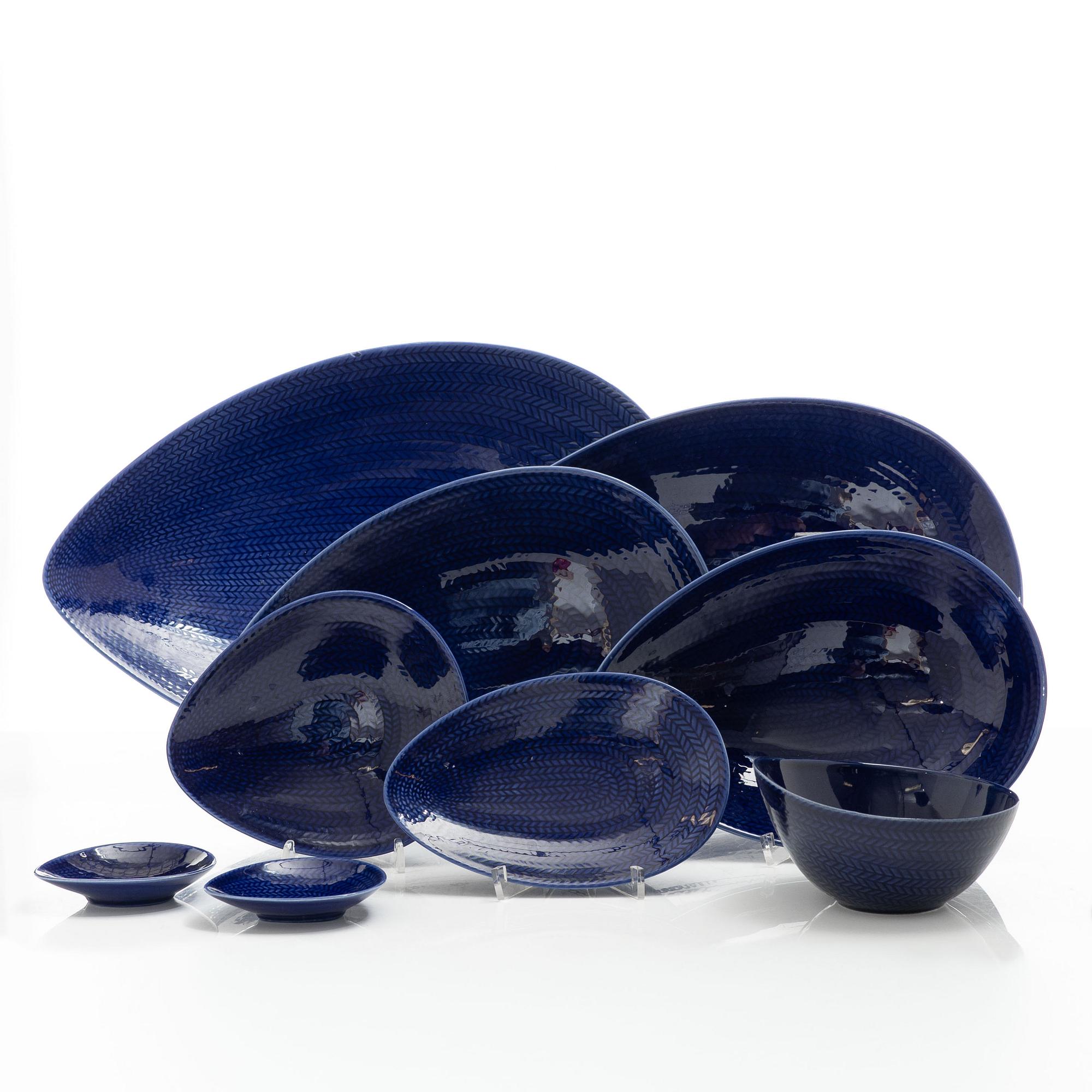 Hertha Bengtson, a set of nine 'Blå eld' service parts, Rörstrand.