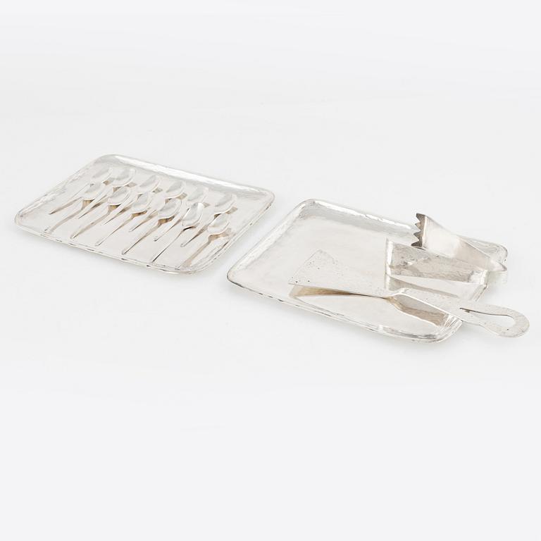 A Peruvian Sterling Silver Serving Set, 1950s (16 pieces).