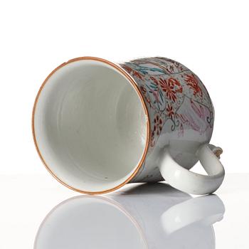 A famille rose mug, Qing dynasty, 18th Century.