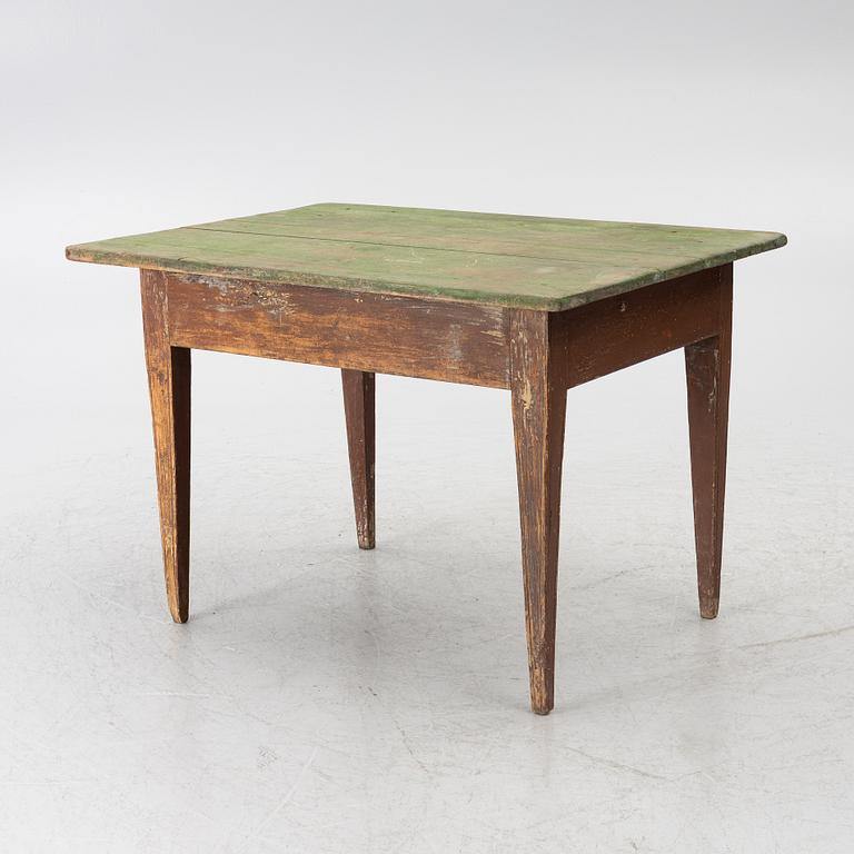A table, 19th century.
