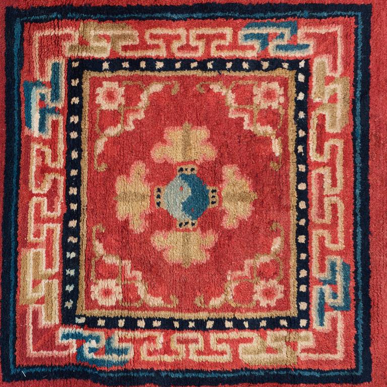 MEDITATION RUG. Semi-antique Baotou. 177,5 x 61,5 cm. China.