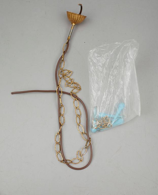 TAKLAMPA, Italien, enligt uppgift inköpt på Nordiska Kompaniet. Höjd ca 92 cm.