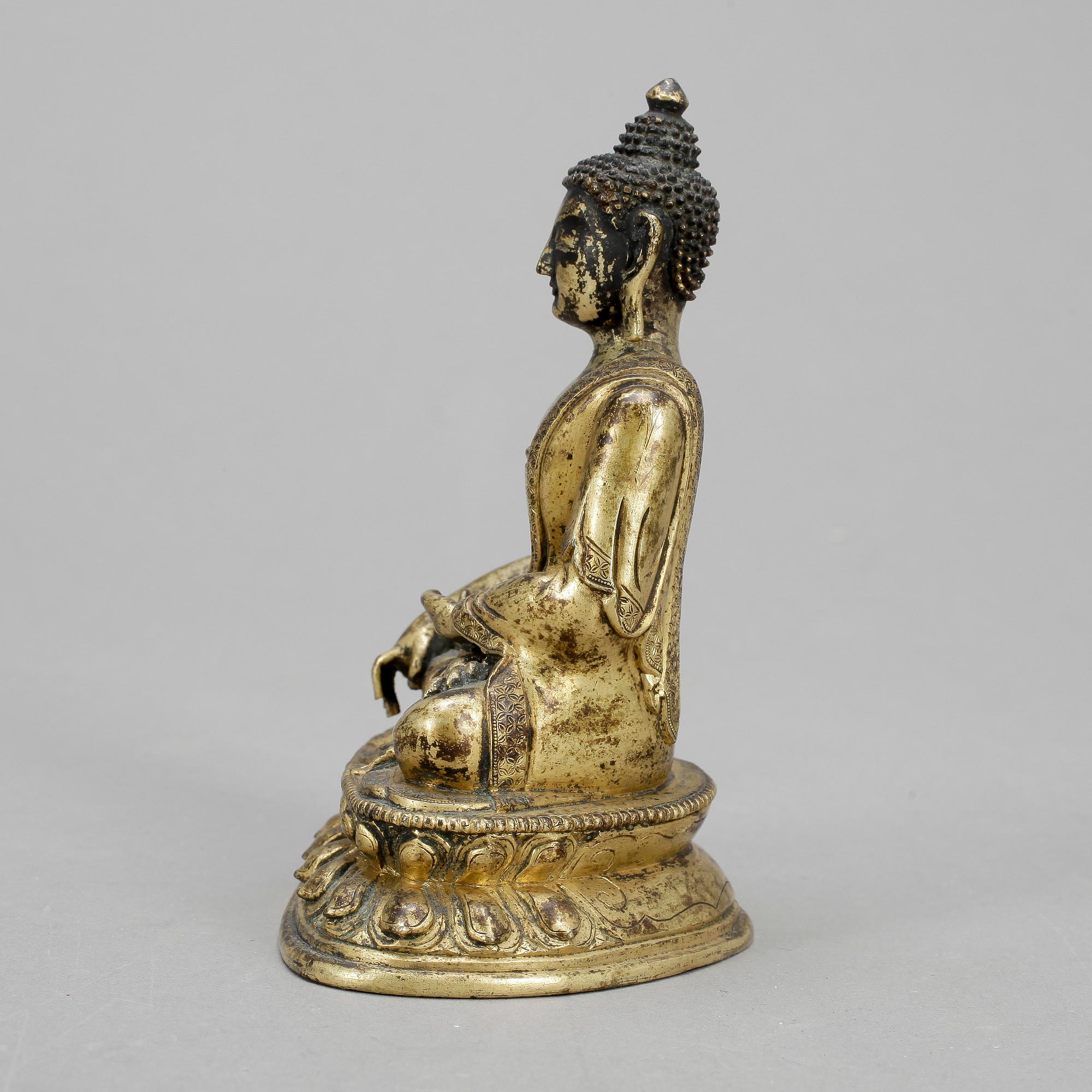 BUDDHA, förgylld brons, troligen Nepal, 1900-tal.