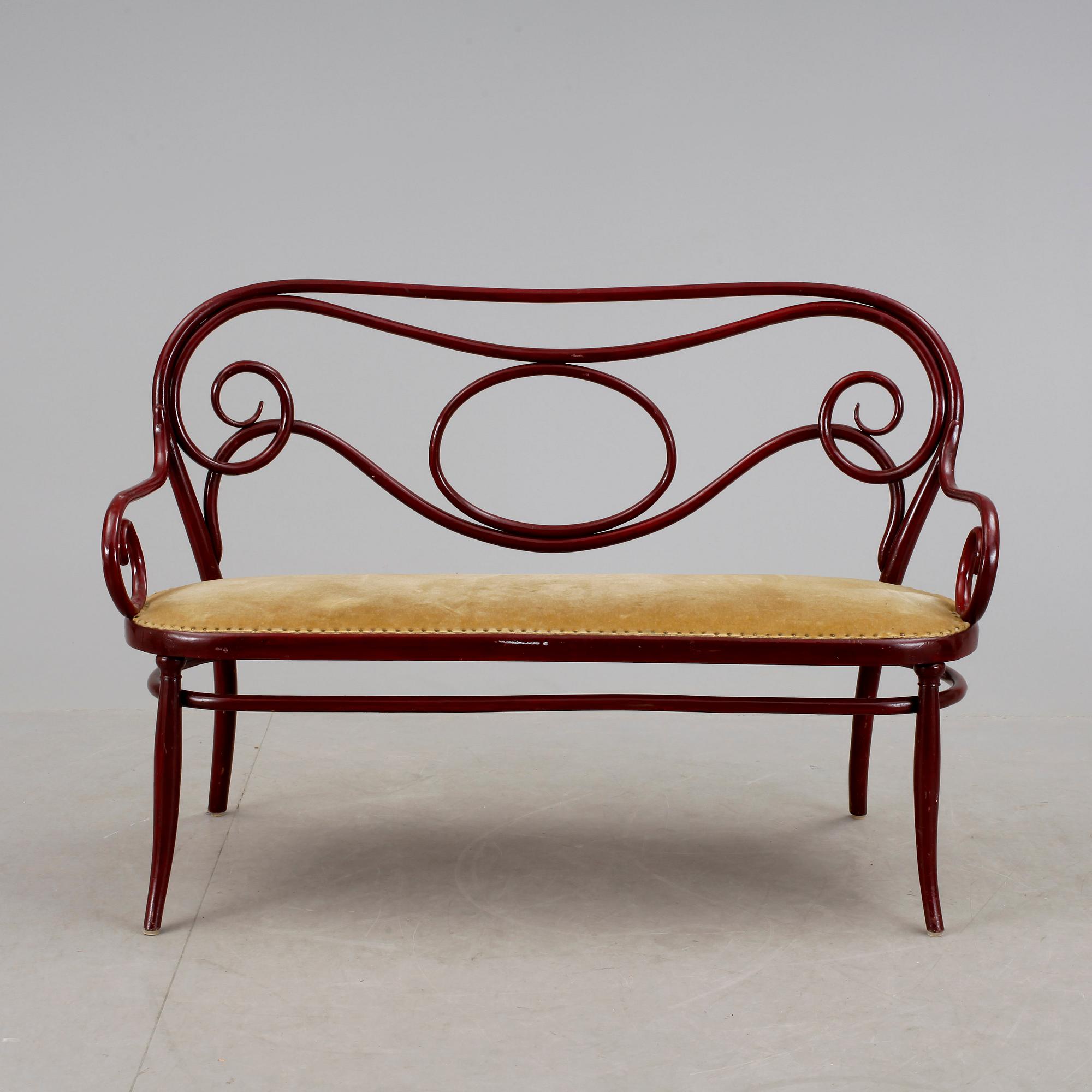 SOFFA, Thonet-typ. 1900-talets början.