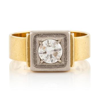 510. a ring, 18K gold with a round brilliant-cut diamond, Lund 1964.