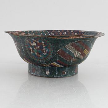 A Japanese closonne bowl, Edo.