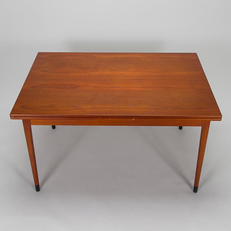 A mid 20th century dining table Niels O. Møller, J.L. Møllers Møbelfabrik, Denmark.