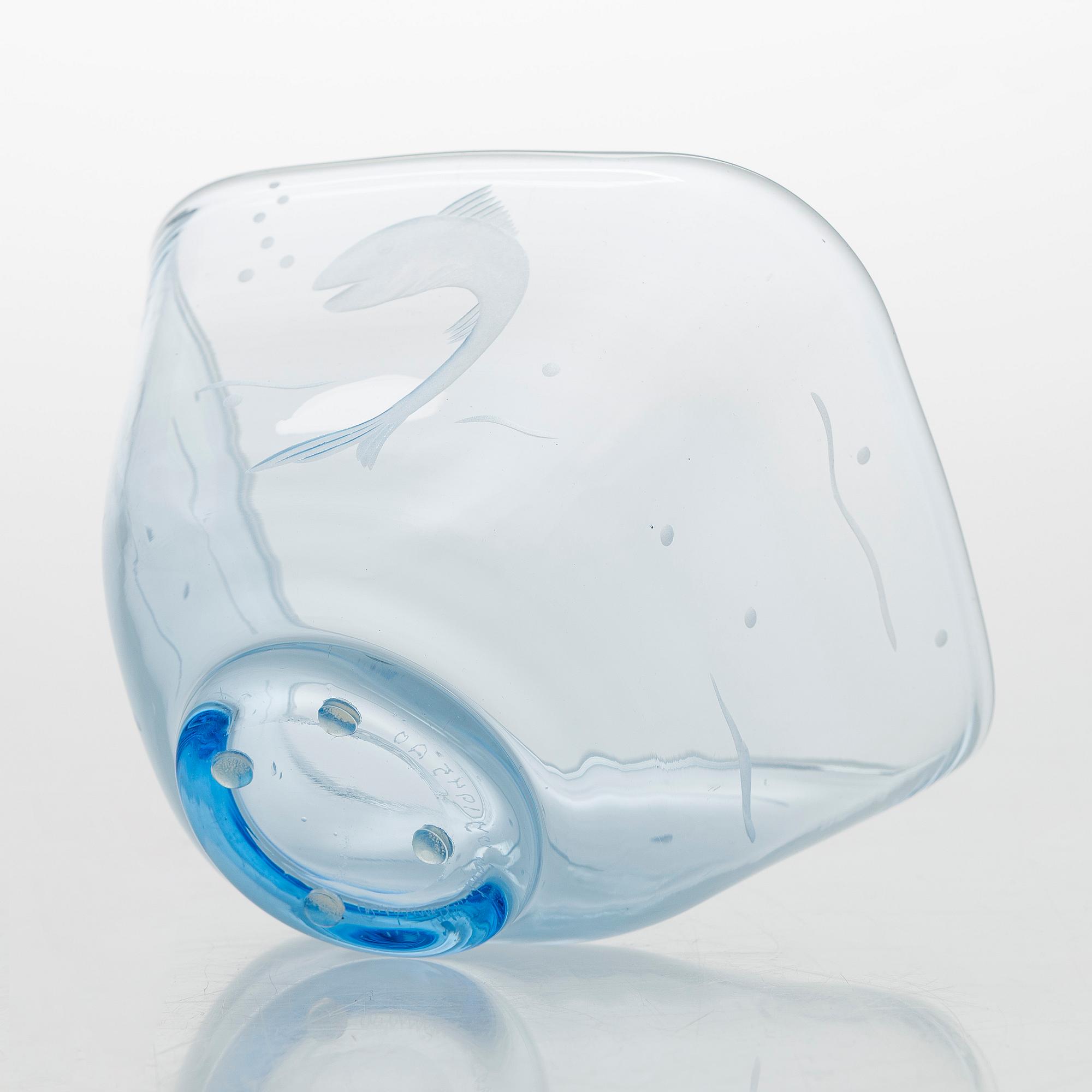 Gunnel Nyman, A glass bowl, model 38/1081 Riihimäki Glassworks Ltd. Signed Riihimäen Lasi Oy 1945 AO. Designed in 1938.