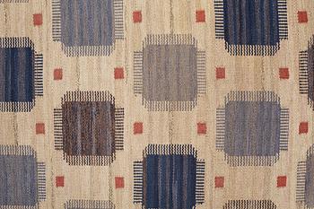 Märta Måås-Fjetterström, A CARPET, "Blåplump", flat weave, ca 399 x 184,5-186 cm, signed AB MMF.