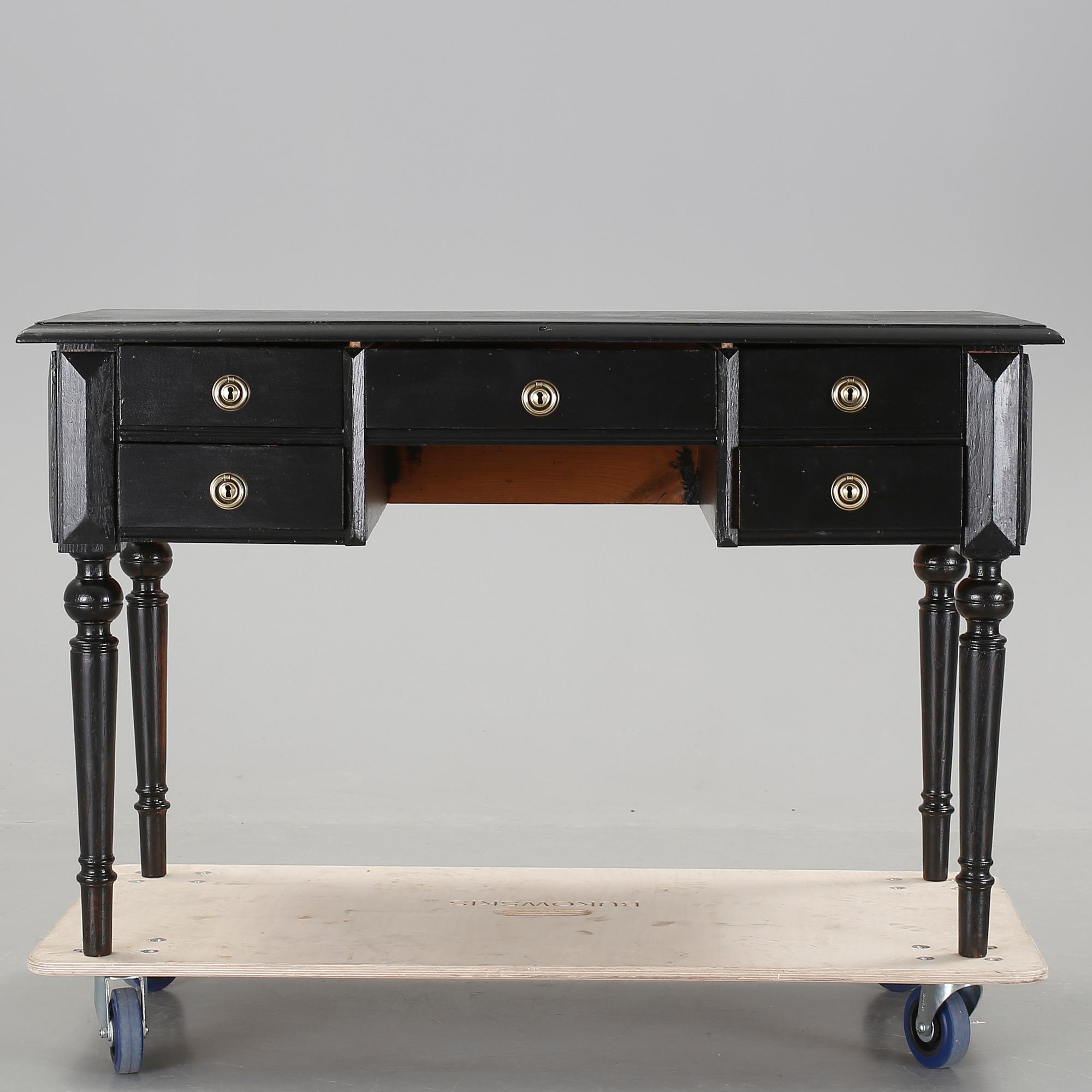 SKRIVBORD, nyrenässans, 1800-talets slut.