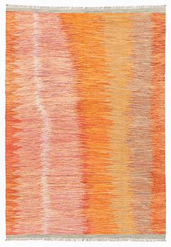 A Kilim rug, c. 249 x 172 cm.